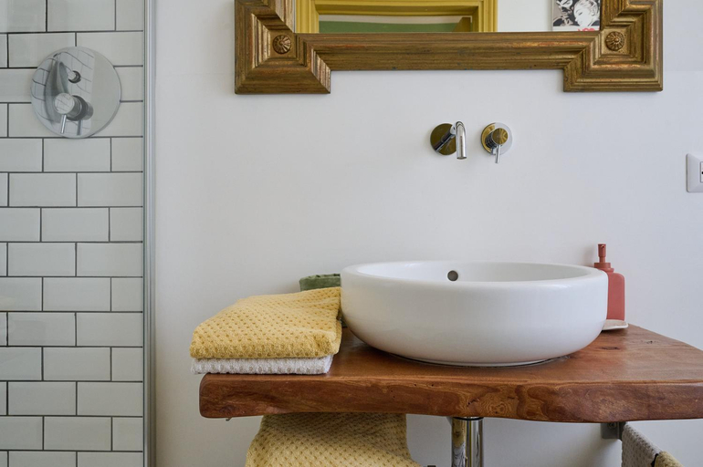 Bathroom 2, OlioeAlloro B&B, Livorno