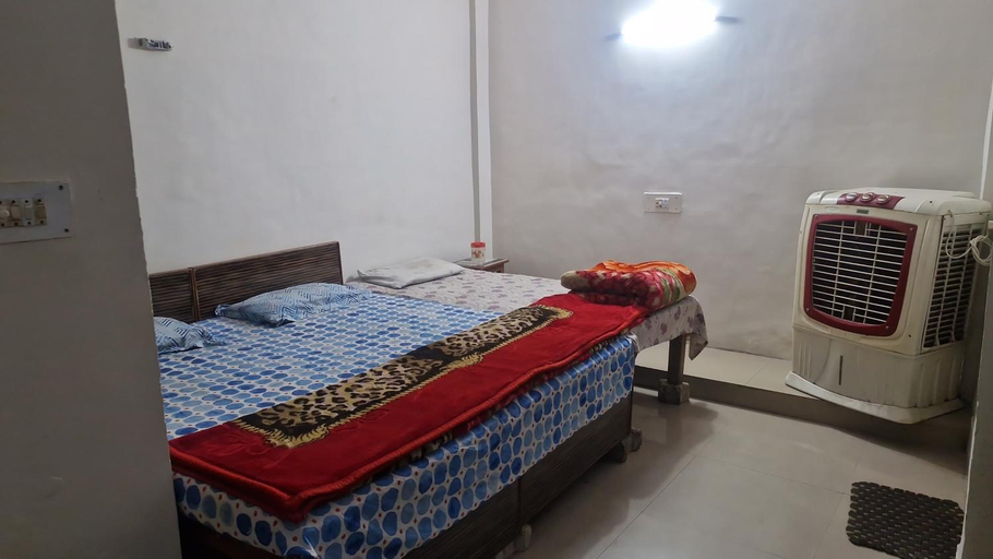 Bedroom 3, Braj Pushp Guest House, Mathura