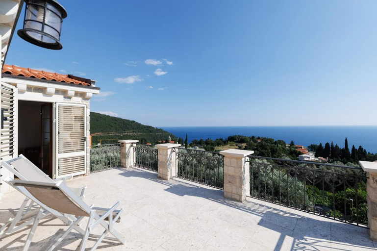 Others 2, Villa Olive Grove
