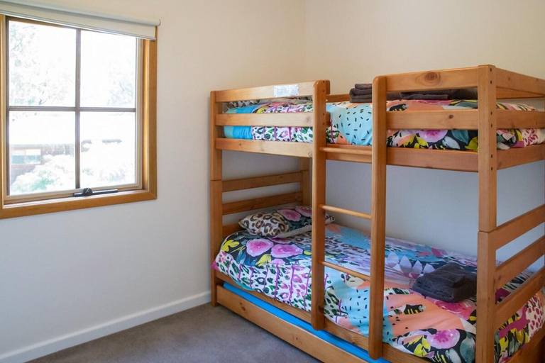 Bedroom 2, Settlement Lodge - Minutes to the Mt Buller gate, Mansfield
