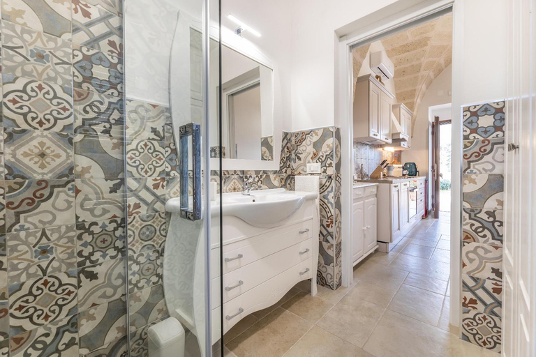 Bathroom 4, Tenuta Del Sole, Brindisi