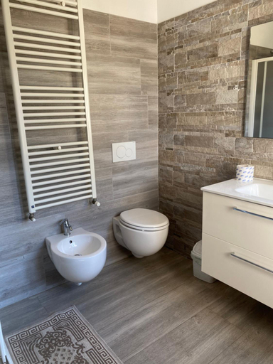 Bathroom, AMLE, Rovigo