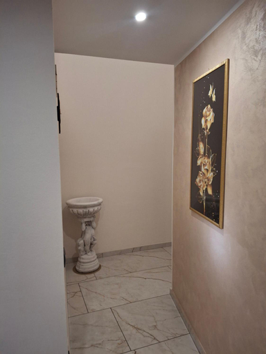 Bathroom, Soleil, Enna