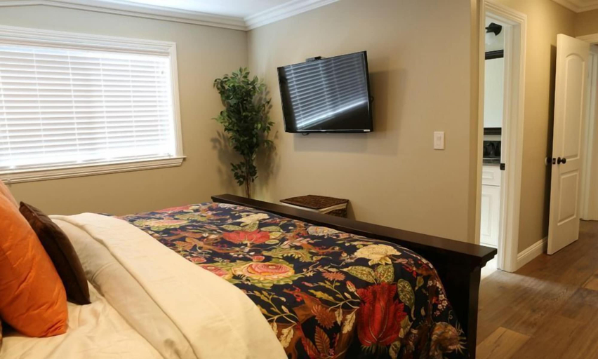 Bedroom 2, Upscale 6 Bed, 5 Ba, New Pool W/jacuzzi, 1/2 Mile Walk to Disney, Orange