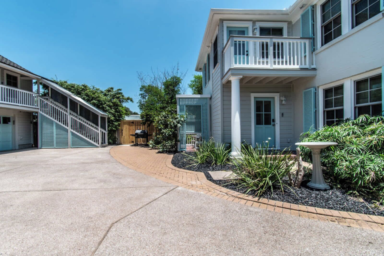 Exterior 4, Bayfront Breeze on Ocean Drive Sleeps 15, Nueces