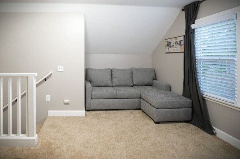 Others 5, Designer decorated 6 bedroom 4 bath pool home, Orange