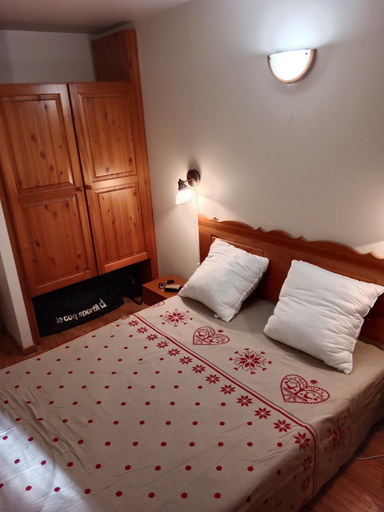 Room 3, Apartment With Balcony for 6 People, Savoie