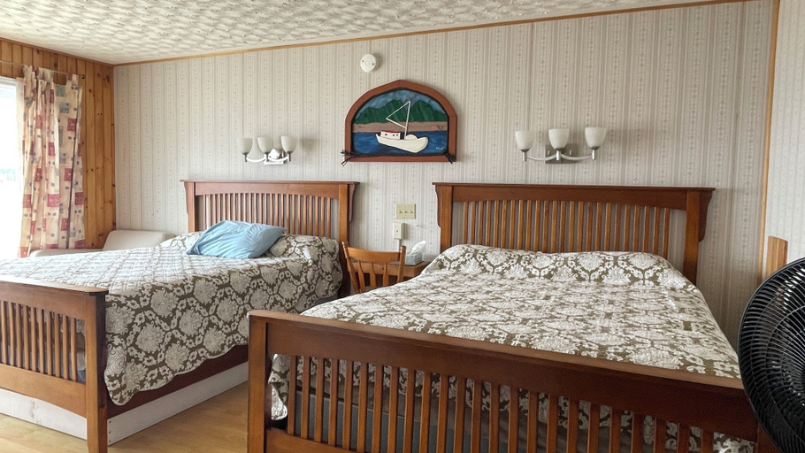 Bedroom 2, CLIPPER SHIPP BEACH MOTEL, Charlotte