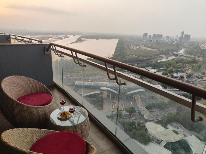 Others 5, Yamuna View Studio Apartments with Pvt Kitchenette, near Indraprastha Apollo and Max Hospital Noida, Gautam Buddha Nagar