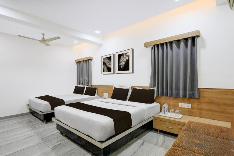 Room 5, Hotel New Balaji, Ahmadabad