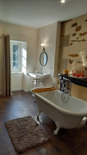 Bathroom 3, LA LANDE, Finistère