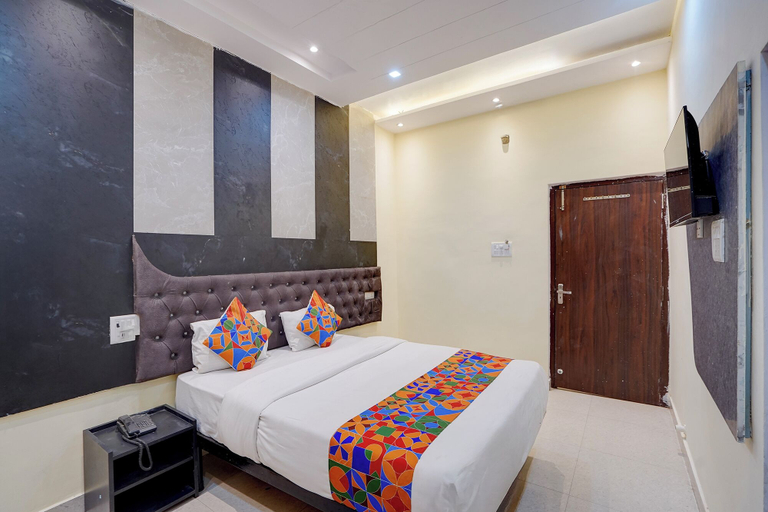 Room 2, Fabhotel The Ganga Stay, Varanasi