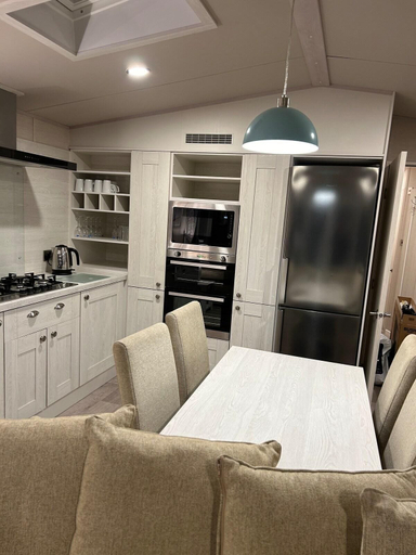 Private kitchen 5, Apartment Sleeps 8 With Parking, North Yorkshire