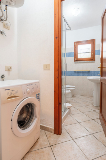 Laundry, Cozy Apartment 300mt From the Beach, Nuoro