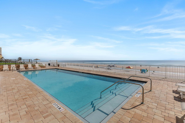 Pool 4, Daytona White Surf, Volusia