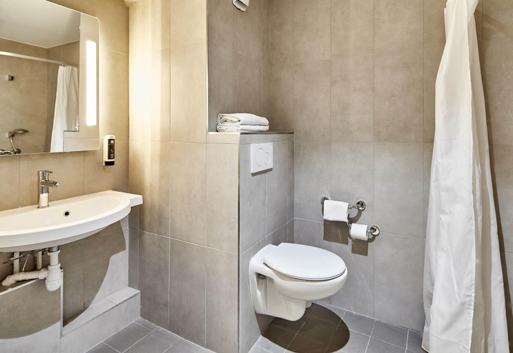 Bathroom 5, B&B HOTEL Paris Ivry Quai de Seine, Val-de-Marne