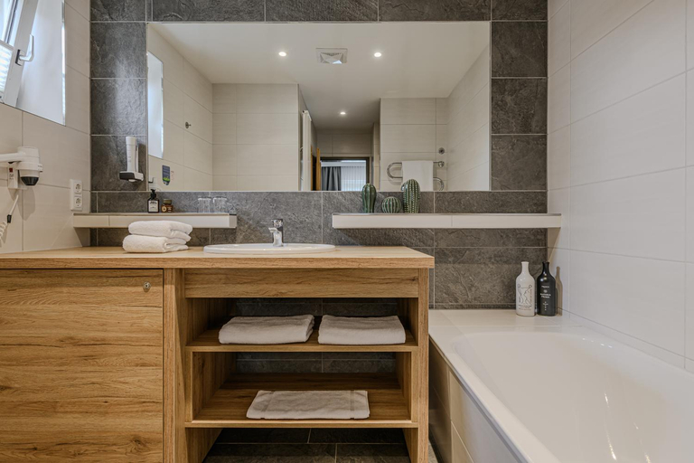 Bathroom 2, Hotel Alpenhof - New Sauna Area, Sankt Johann im Pongau