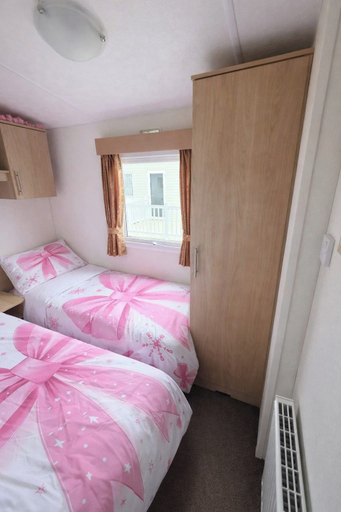 Room 2, 3 bed Robin Hood Rhyl, Denbighshire