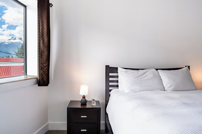 Others 5, Selkirk Snug by Revelstoke Vacations, Columbia-Shuswap