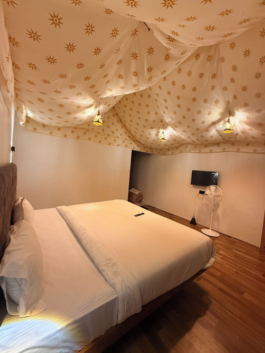 Room 3, Open Sky Tent House, Satara