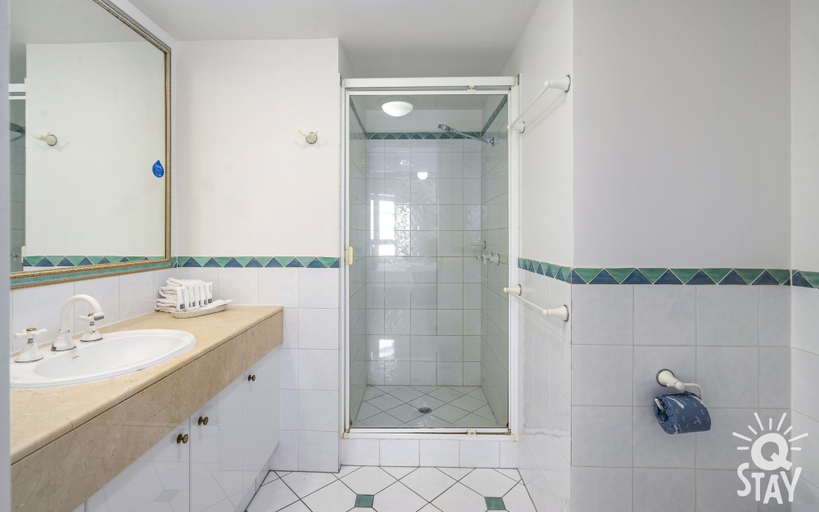 Bathroom 3, The Moroccan - Q Stay, Gold Coast