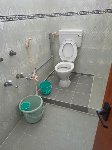 Bathroom 4, Kumarasamy House, Namakkal