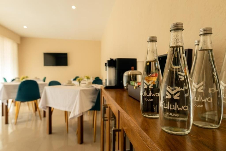 Dining, Kululwa House, Ingombota