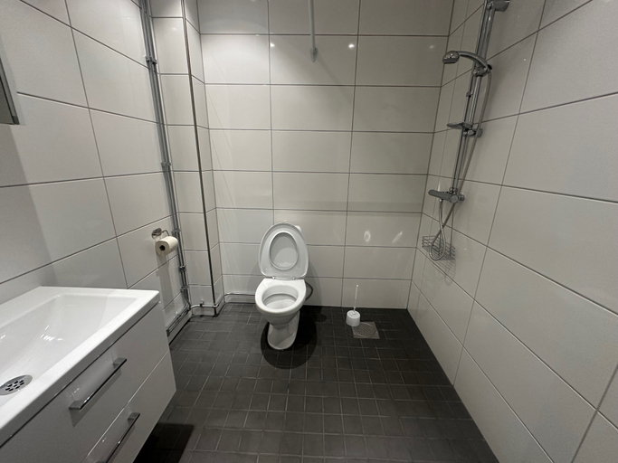 Bathroom, Cozy Studio With 3 Beds in Sollentuna, Stockholm, Sollentuna