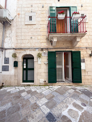 Exterior & Views 2, Al Fly, Bari