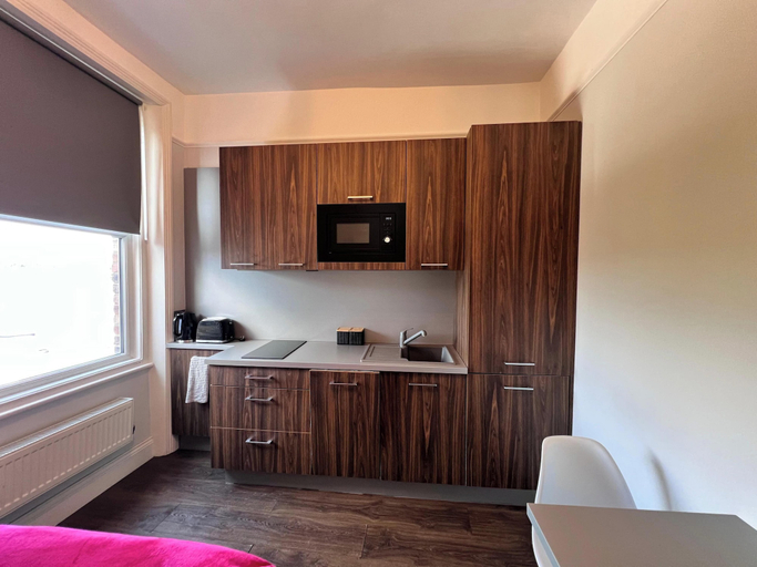 Private kitchen 2, Cozy Studio in North London, London