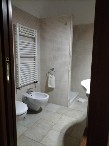 Bathroom, B&B "The Fafodd", Bari