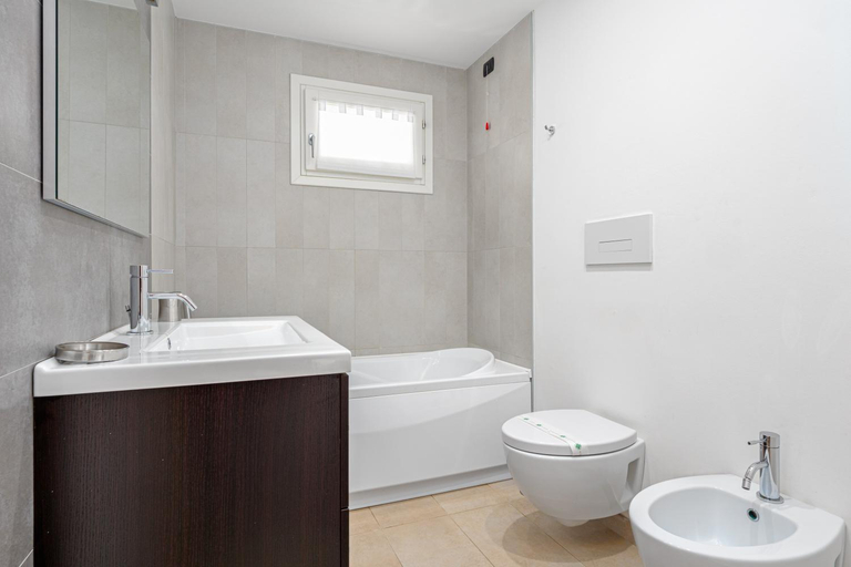 Bathroom 2, Villa Marconi Apartment 8, Olbia-Tempio