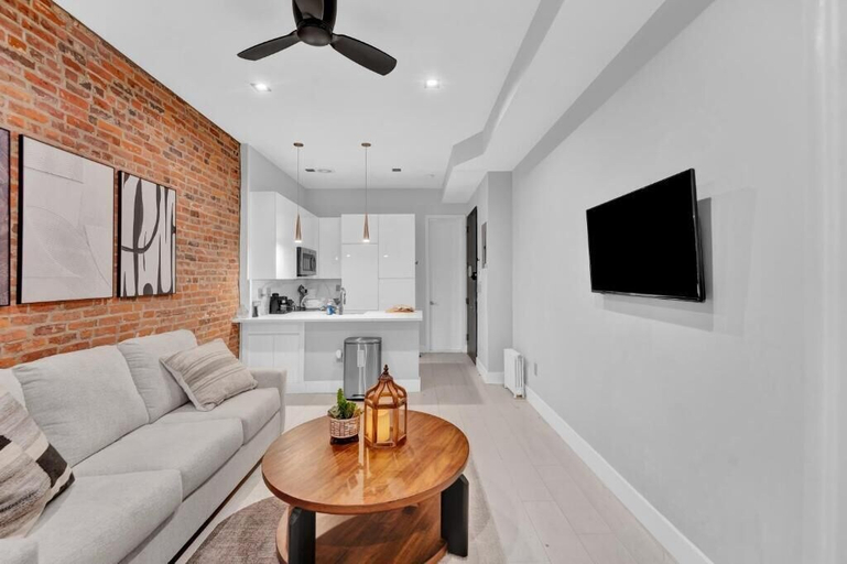 Living area 5, NYC Apartment 120-A, New York