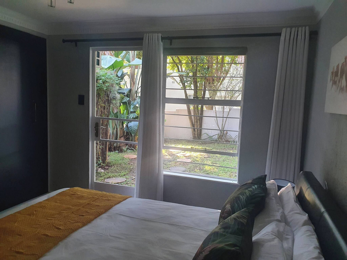 Room 3, Rosarios Village 2 Bed Unit 09 Bryanston, City of Johannesburg