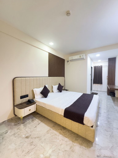Others 3, Hotel White Desert, Kachchh