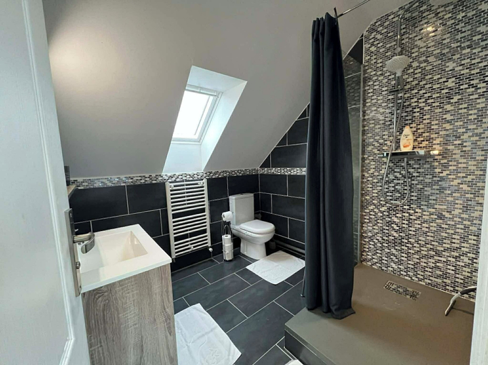 Bathroom 2, Chambre d'hôtes près du chateau, Loiret