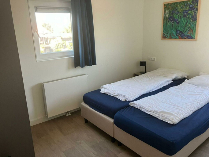 Room 4, Cube Magnifique 8, Steenderen
