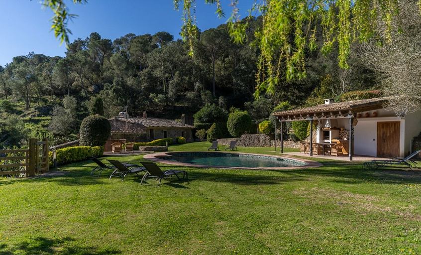 Room 5, MOLÍ DE CAN BURJATS, Girona