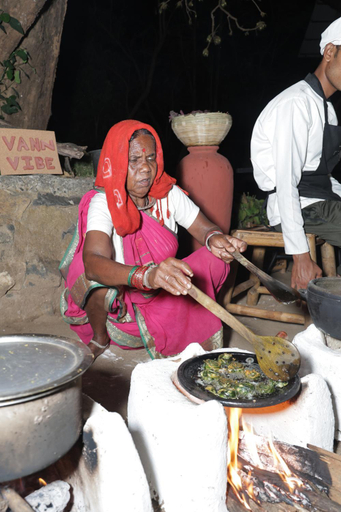 Food & Drinks 5, Surwahi Social Ecoestate Kanha, Balaghat