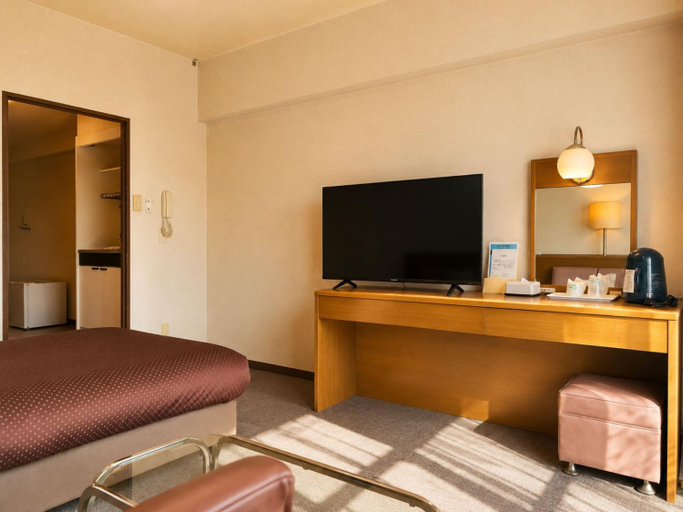 Bedroom 2, Royal City Hotel, Ube