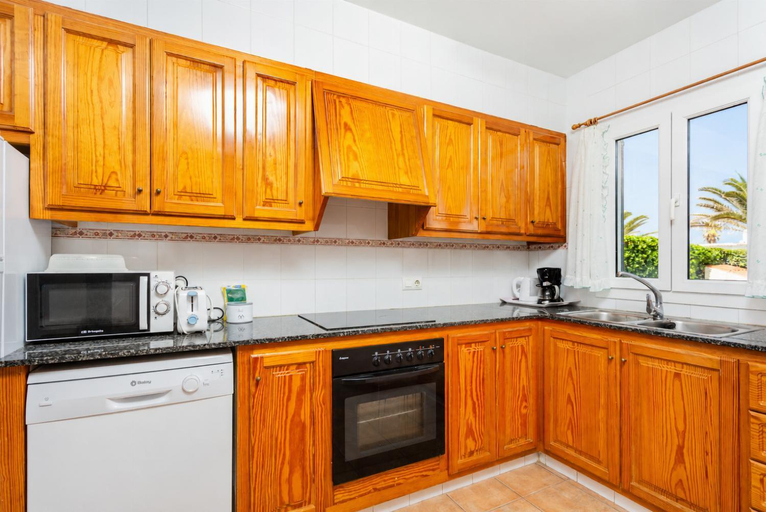 Others 4, Villa Clariana Large Private Pool, A/C, WiFi, Baleares