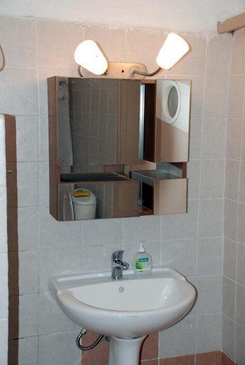 Bathroom, Poraika studios, North Aegean