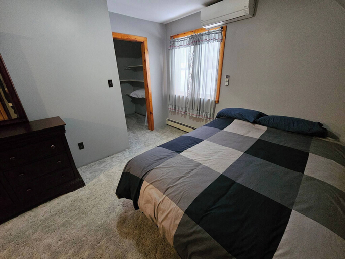 Room 2, Bayview Hideaway is a 2 Story Home With Lots of Privacy, Inverness