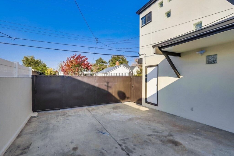 Exterior & Views 2, 5 Bedroom plus loft room, 3 Bath home, Orange