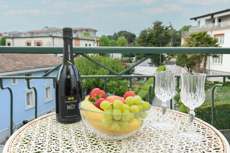 Food & Drinks 4, Le Bouganville Apartment- Downtown & close to the beach, Brescia