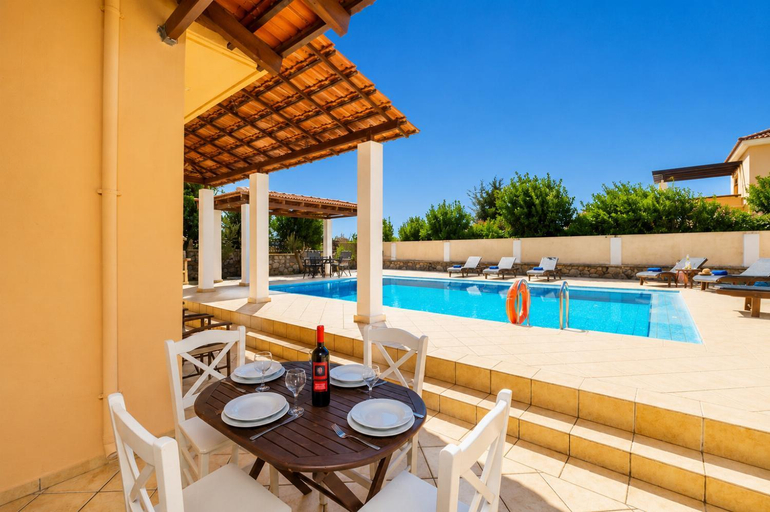 Sport & Beauty 2, Ekklisies Tria Large Private Pool AC WiFi, Crete