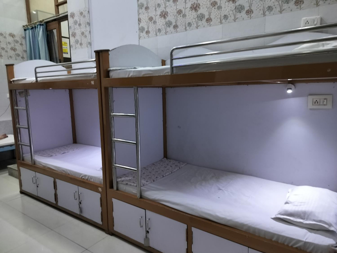 Bedroom 3, C N Comforts Hotel & Dormitory, Lucknow