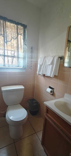 Bathroom 4, Americana Motel Tucumcari Route 66, Quay