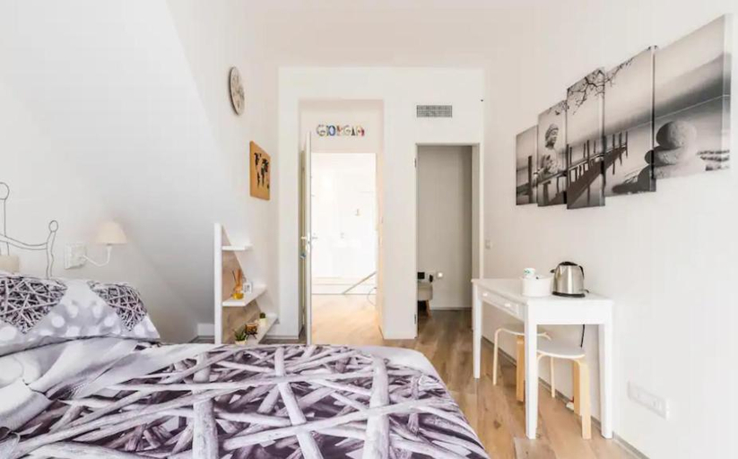 Bedroom 1, Albero della vita, Savona