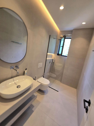 Bathroom 2, Marea Suites, Sarandës